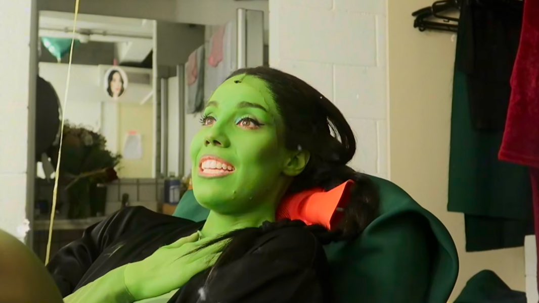 archivemyra's tweet photo. "e no fim, wicked é só um lembrete de que a gente PODE voar." 💚 https://t.co/MbuplLmbe9