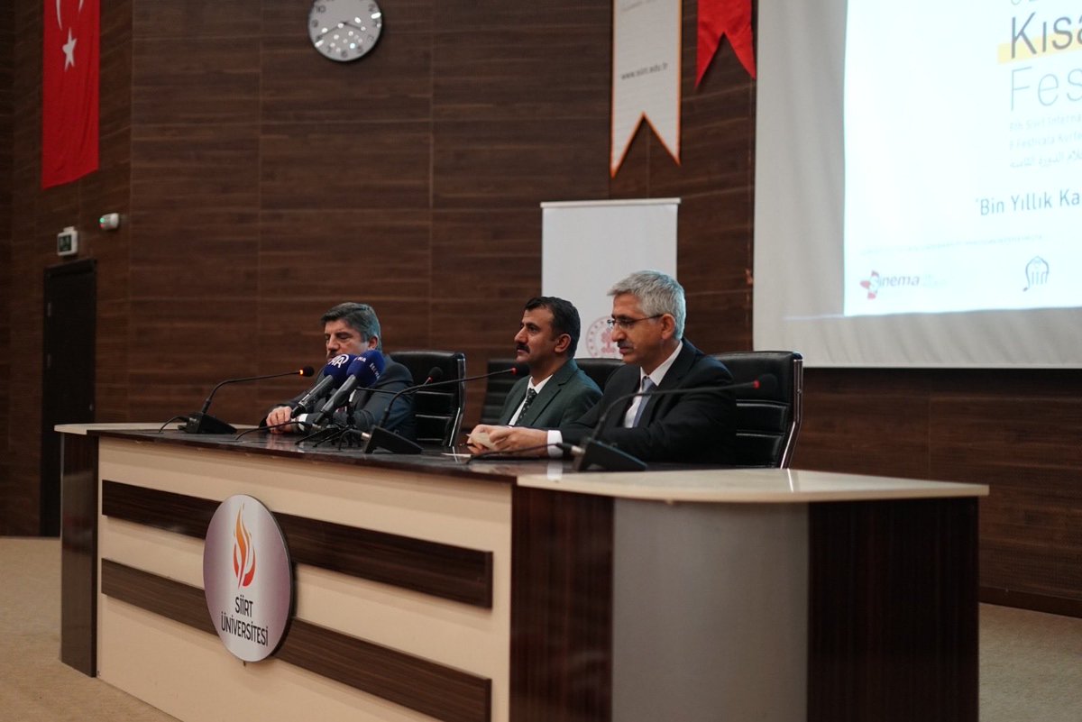 Kültür ve Turizm Bakanlığımızın himayesinde gerçekleştirilen 8. Siirt Uluslararası Kısa Film Festivalimiz, Milli Eğitim Bakan Yardımcımız Sayın <a href="/yilmaznazif/">Nazif Yılmaz</a> Hocamız ve Festival Onursal Başkanımız Sayın <a href="/yaktay/">Yasin Aktay 🇹🇷</a> Hocamızın Belgesel gösterimi ve söyleşi programı ile açılışını yaptı.