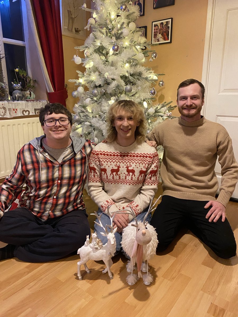 jaynelopian's tweet photo. Happy Christmas from my loves and me to your loves and you xxxx https://t.co/NK6K0SwgXT