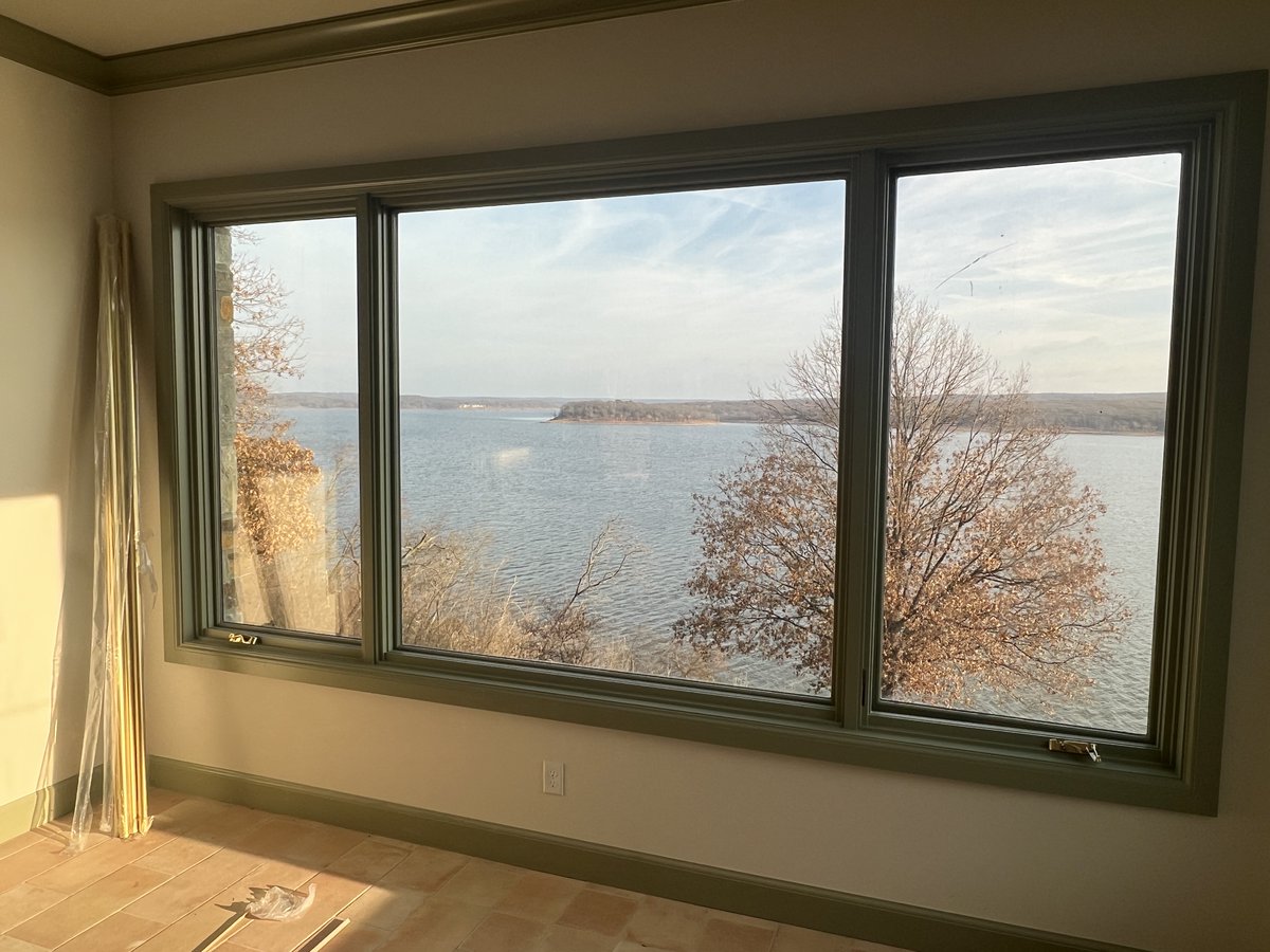 EdenWindowDoor's tweet image. A #fortgibssonlake custom by @johnrobertson is about to wrap up. It features @lincolnwindows in Chambray blue. @paige_woolbright really knocked the finishes out of the park. #buyquality #doorsandwindows #puertasyventanas #windows #doors #lakeliving #customhome #finehomebuilding