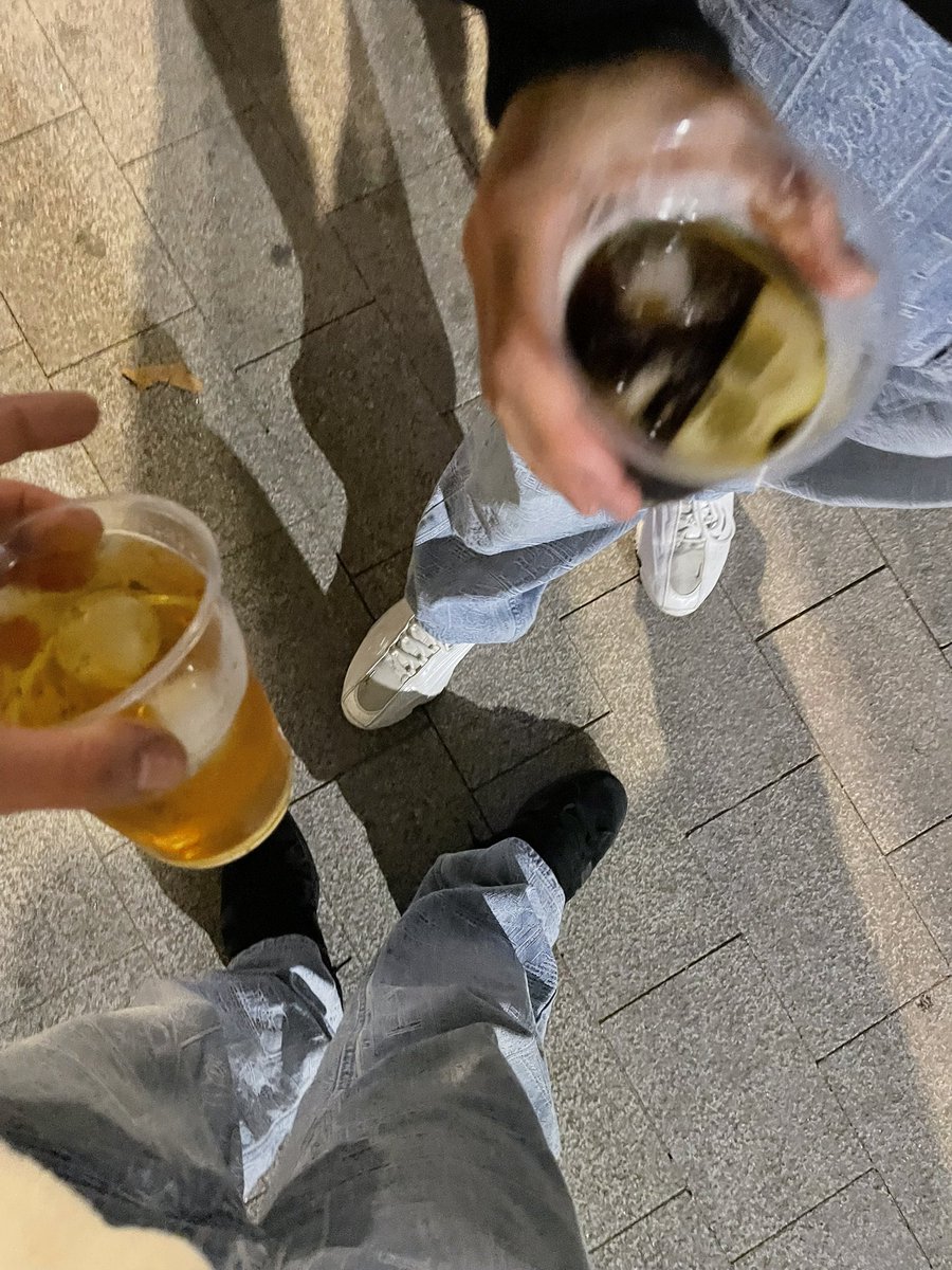 AlphaKariim's tweet image. This Christmas you're going to pay for my drinks and for you the best gift is that you follow me.🤑🤑🙈🤠🥳🥳