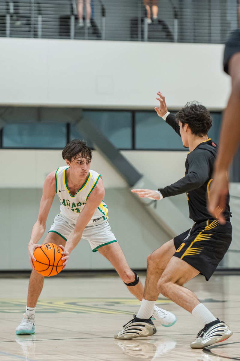 canadacoltsmbb's tweet photo. The Colts picked up two wins last week to get back to a.500 record. On the 17th, the Colts got by Sacramento City, 81-70. Sophomore @JustintyMoore__  the Colts with a career high 29 points and also grabbed 8 rebounds. Sophomore @jake_skaggs5  had another double-double with 22 points and 11 rebounds. This past Saturday, the Colts picked up another home victory over Merced College, 76-66. Freshman Shawn Acosta led the Colts with a career high 23 points. @jake_skaggs5 again aided in the victory with a monstrous all around game, chipping in 19 points to go along with 18 rebounds and 8 assists. The Colts will head into the Christmas break having won 4 out of their last 5 games. Their next game will be at home on December 30th at 4 pm. From the @canadacoltsmbb family to yours- have a very Merry Christmas! Photos taken by Francisco Salvador Rivera