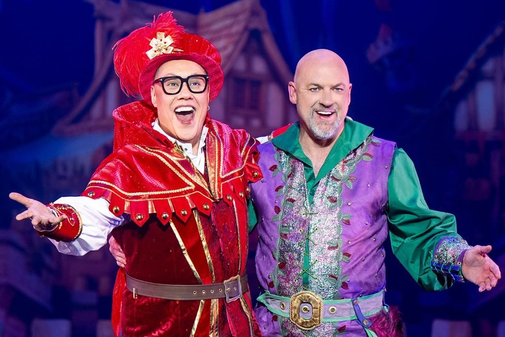 theatreandtonic's tweet photo. Robin Hood at @brumhippodrome ⭐⭐⭐⭐⭐: https://t.co/PBrP8cubYx https://t.co/DaXp6Op3Ip