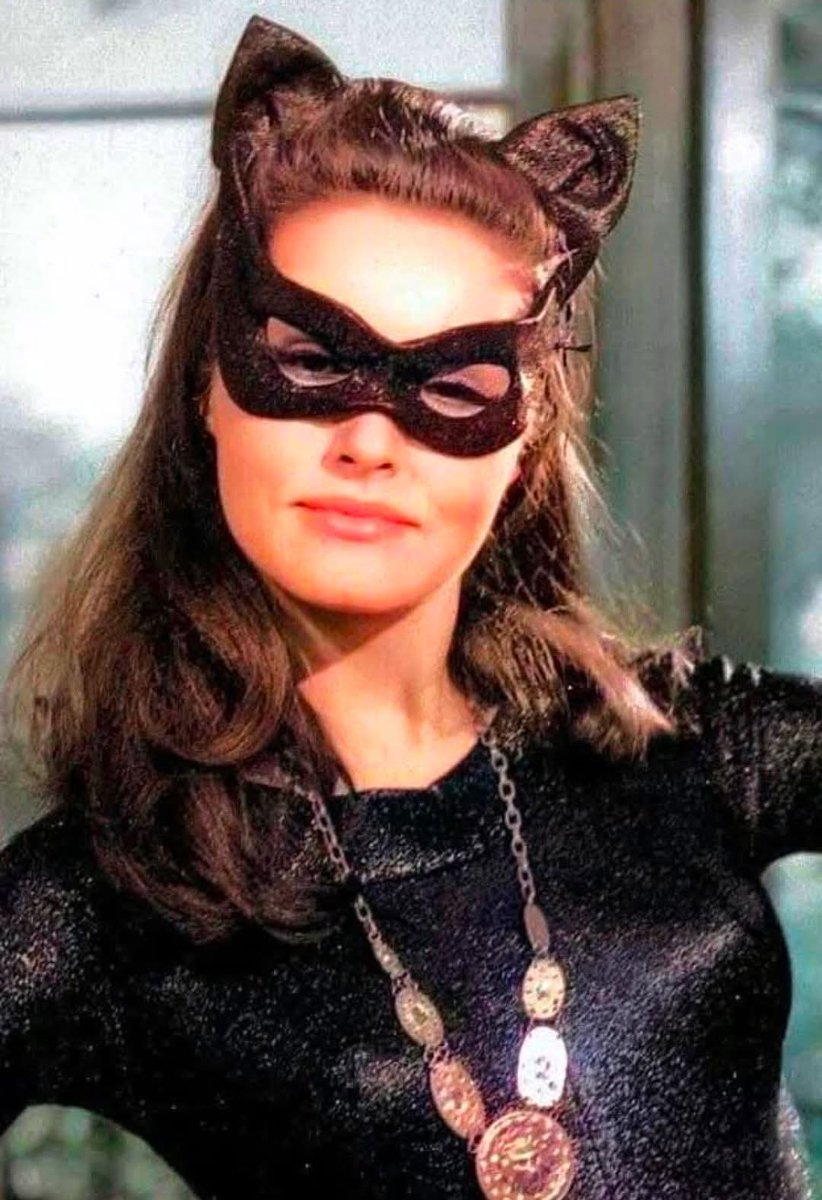 Catwoman is Julie Newmar 😍, image size:822x1200