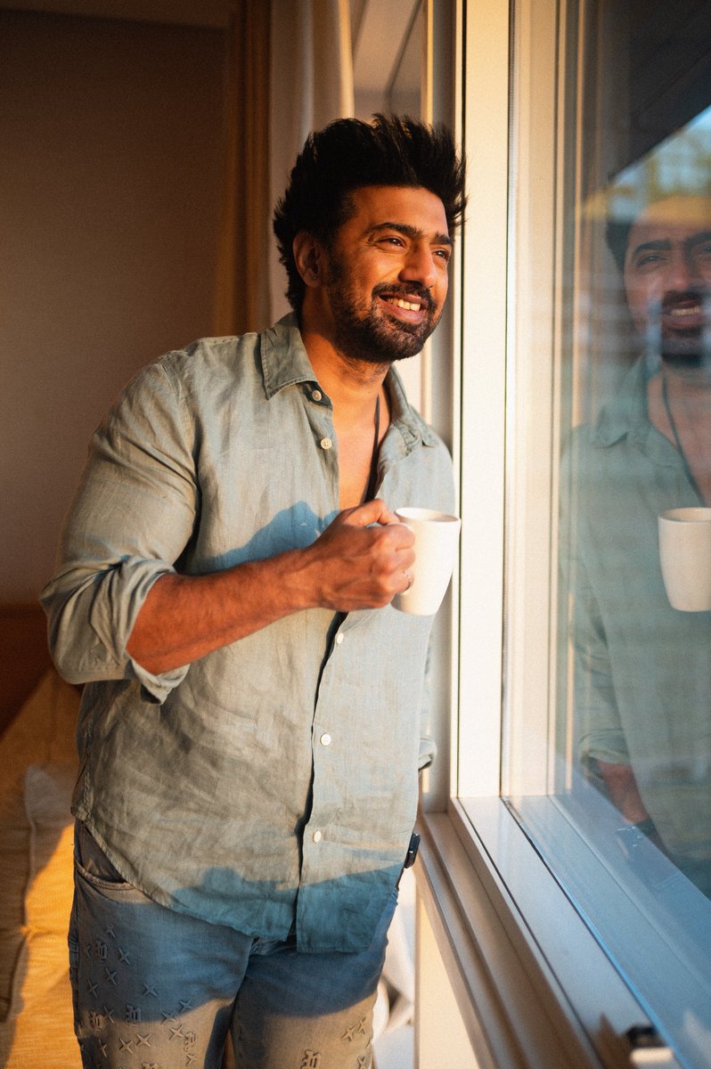 Jaduuuu teri nazar!!! 
<a href="/idevadhikari/">Dev</a> #HappyBirthdayDEV