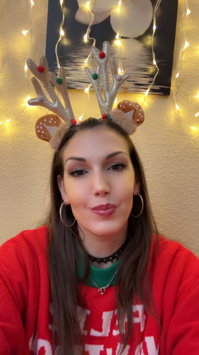 ¡Feliz Navidad a tod@s 🎄! Que paseis una buena noche en familia 🥂🍾 y que os traiga muchas cosas Papá Noel 🎁 jijiji. Así que portaros bien ehhh 😝😝😝