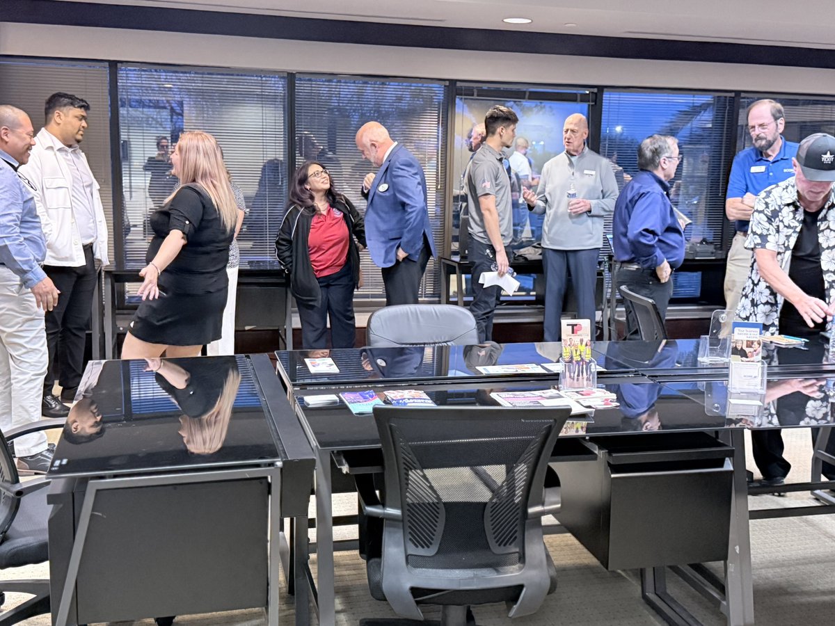 CharlotteEDO's tweet image. Great energy at our latest Business Mixer with  #MarkOnTheMove 🏃🏃‍♀️🏃‍♂️!
Thank you to SCORE and CareerSource for supporting entrepreneurs, workforce growth, and a strong business community in Charlotte County.
#CharlotteCountyFL #BusinessMixer #EconomicDevelopment #Workforce