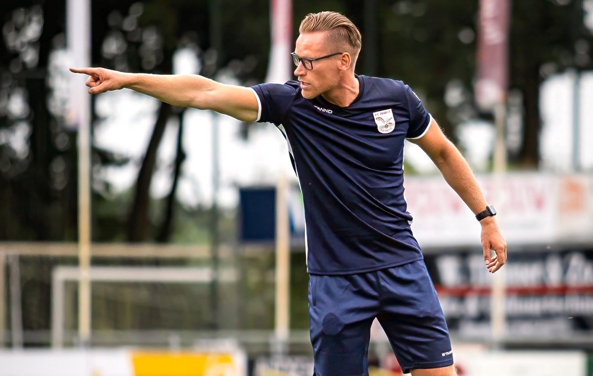 Zowel hoofdtrainer Ricardo van de Pol als zijn assistent Richard Terpstra hebben hun contract bij tweede klasser FC Horst verlengd en gaan beiden het tweede seizoen in. 

ermelovannu.nl/sport/13615-ho…

#Ermelo <a href="/GemeenteErmelo/">Gemeente Ermelo</a>