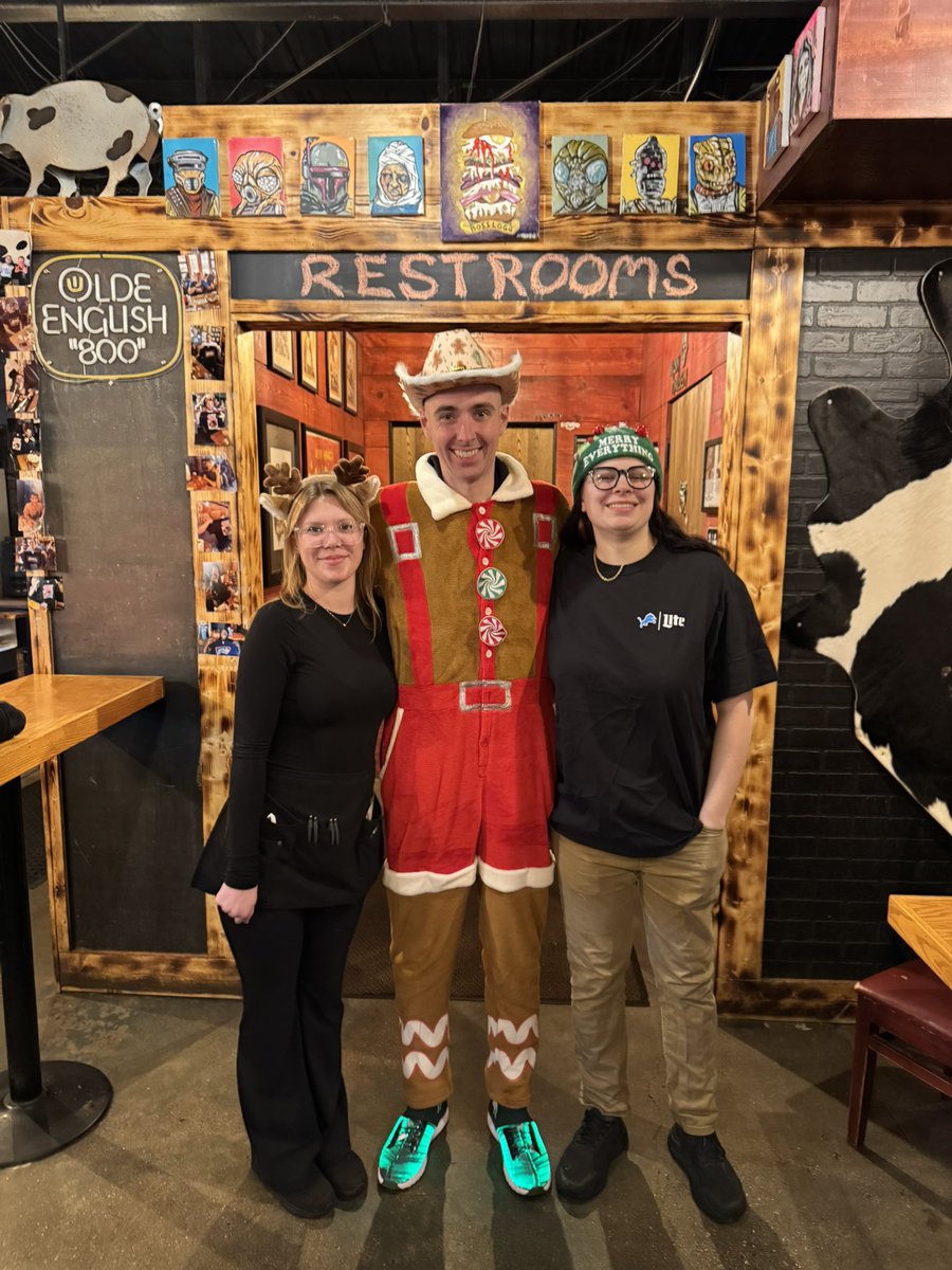 spartyryanh's tweet image. Christmas Eve well spent🤘🏻❄️🍖 @MeatBBQ @LyntzJohnson @logg666 @OldTownLansing @Q106 @LSJNews @downtownlansing @CityPulse @lansingmichigan @GuyFieri @FoodNetwork