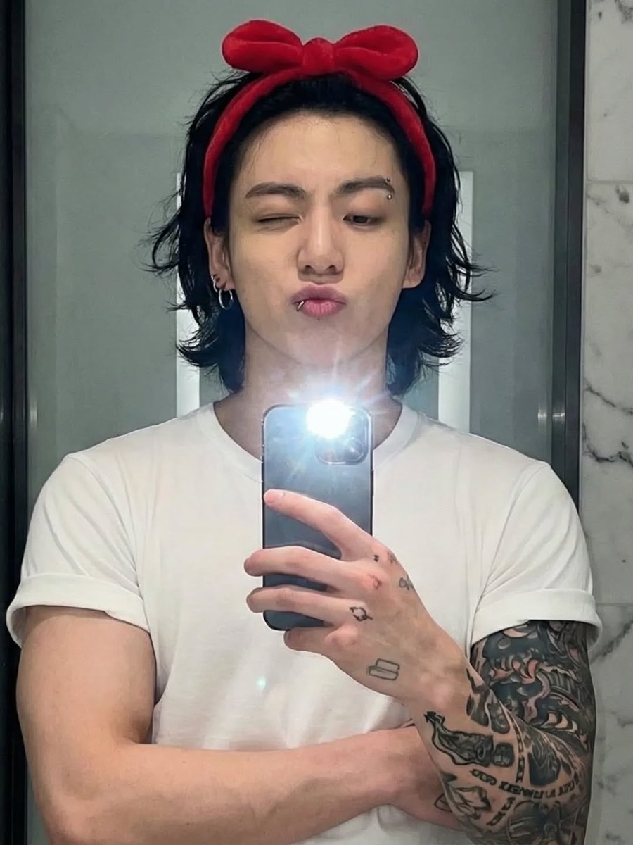 ashamakhy's tweet photo. Please don’t change, army 

#JUNGKOOK #BTS https://t.co/FyHWEIQT1t