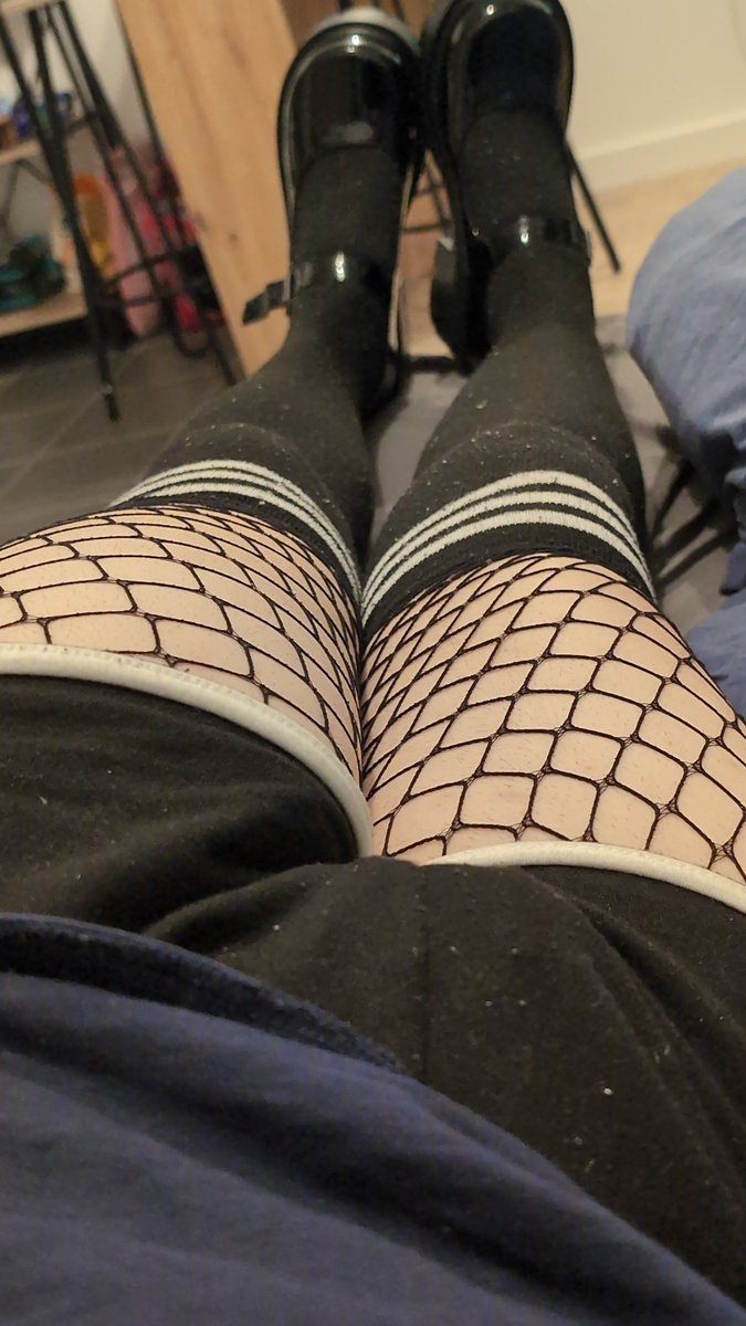 elopawsy's tweet image. Take this gift