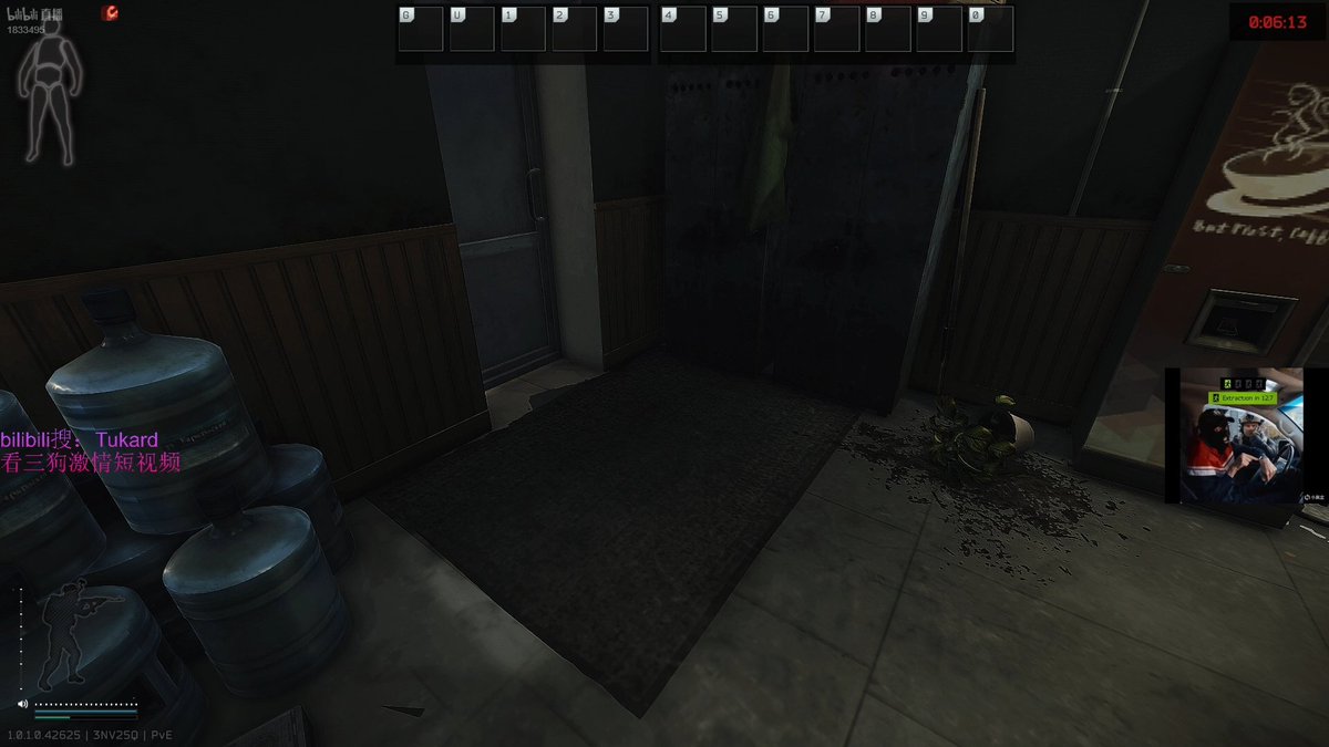 Pr0be_9's tweet photo. #EscapefromTarkov @bstategames @nikgeneburn @tarkov 
one of my friend cant escape from tarkov. he just stuck inside of the spawn room and cant open the door lol https://t.co/lklgIBAI85