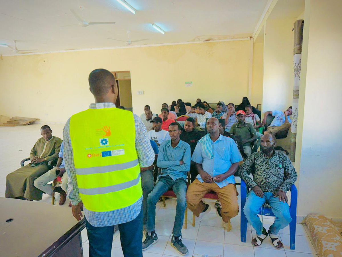 Northern_009's tweet photo. Today, with support from the SHARP Project, in working alongside @ESYF_CBO held a community dialogue forum in Elwak that deeply engaged local residents on issues affecting families and the wider community. The session focused onGBV.#healthyadolescent https://t.co/GOV7aa69lO