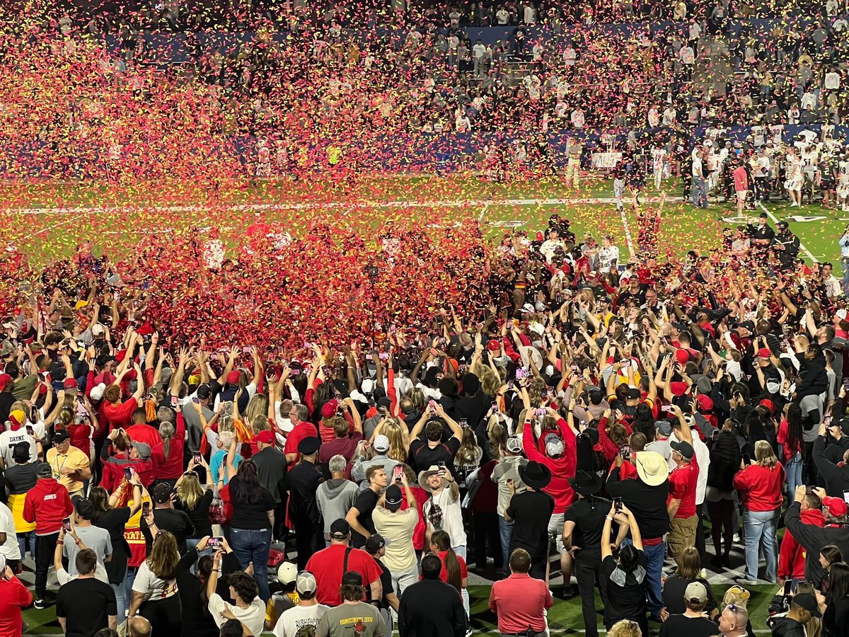 Let me tell you about the #NastyBoyz

Blocked for an offense that rushed for over 5,000 yards and 72 TDs. 

Set an all time <a href="/NCAA/">NCAA</a> record for points in Division 1 or 2. 

Rushed for over 300 yards in their final 6 games including all 5 playoff games.

Dudes were perpetually #Nasty
