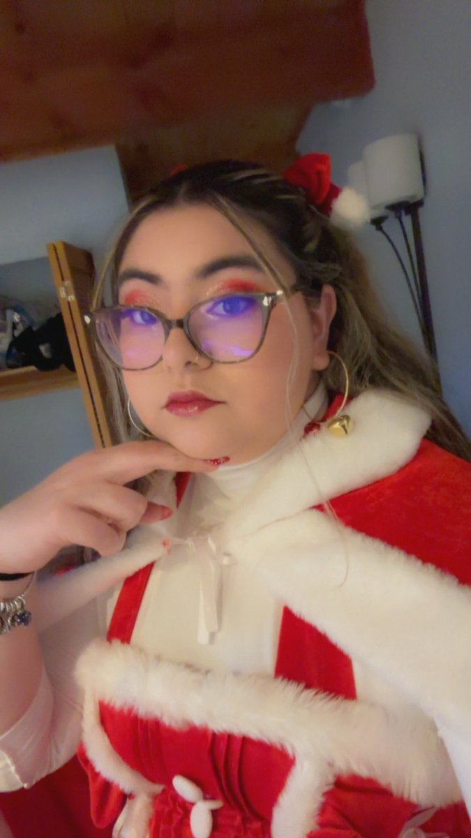 B3eBuzz's tweet photo. Merry Christmas everyone!!! https://t.co/DhX21XZRhw