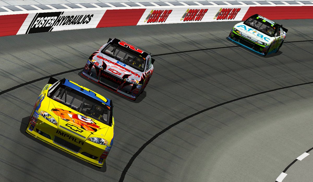 As we begin the closing laps, Chevies <a href="/EliteKeselowski/">Jeremy 🦦</a> and <a href="/TanorCampos24/">TanorCampos24</a> remain 1-2, but Roush's <a href="/ashtheblaneyfan/">ashley</a> has emerged as a possible contender now too!