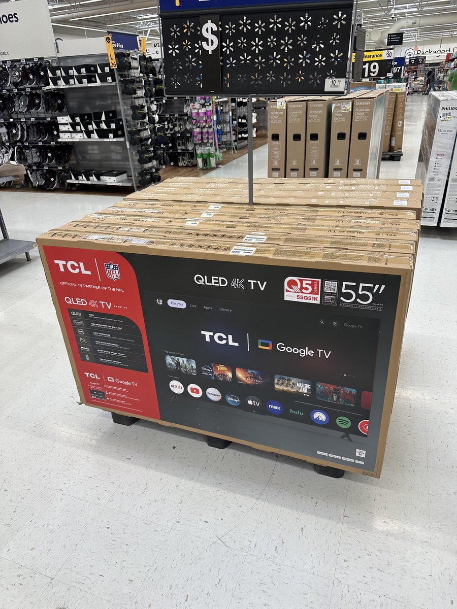 Get loved one’s a gift they’ll remember this year! Nothing quite like football on a TCL #itsbetterthanvizio