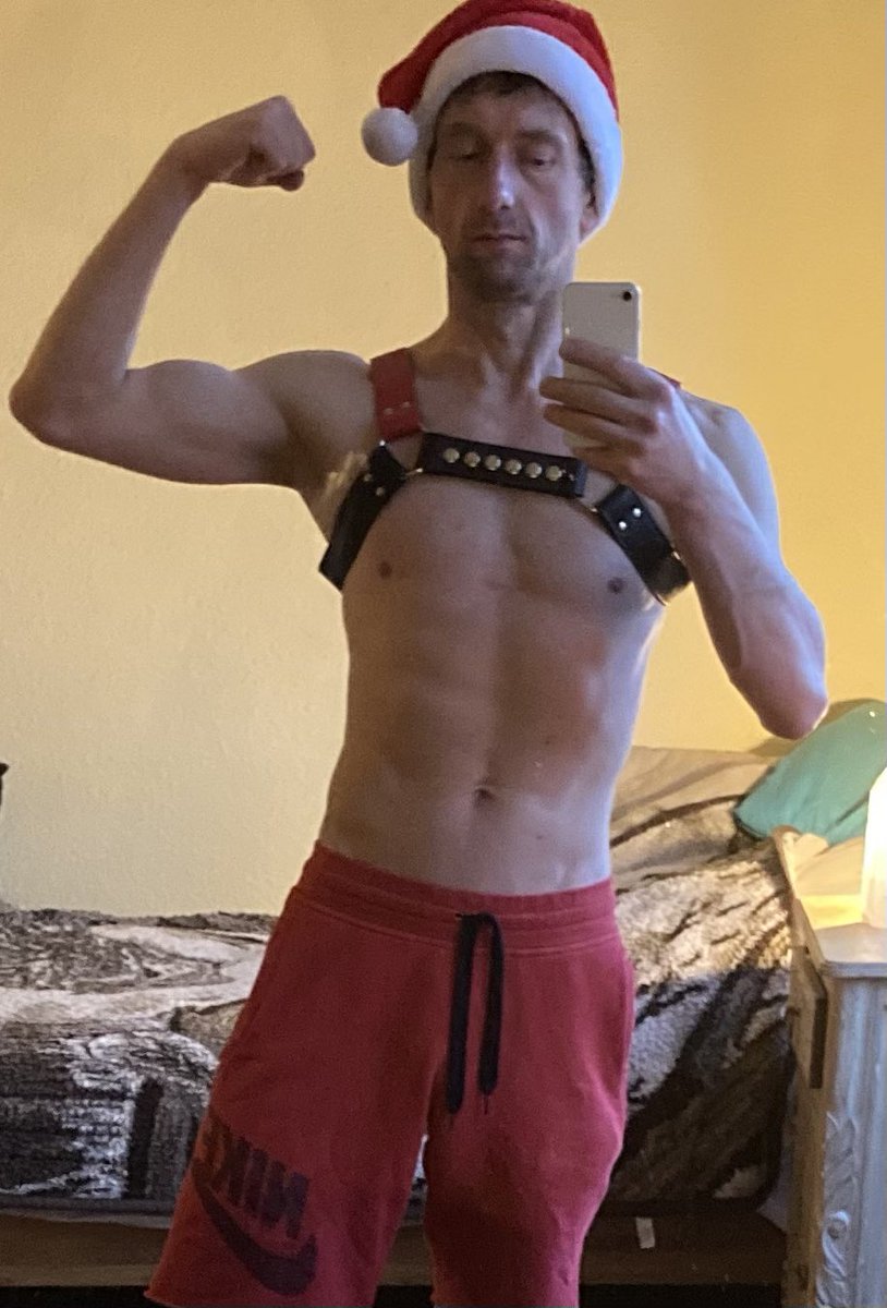 berlin_bitch's tweet image. Merry Christmas 🎁