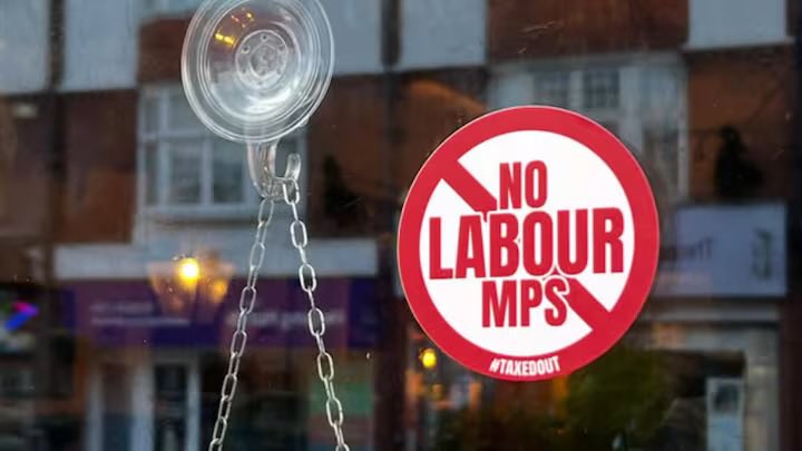 mickpatdoc's tweet image. We are now officially in a communist dictatorship state tried to do a poster on ChatGPT to state we were barring ALL LABOUR MPs from this pub due to EXCESSIVE TAX RISES we were blocked from doing it- SAY NO MORE!!! 🤷‍♂️