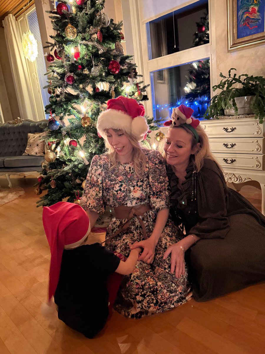 Me kivat joulunviettäjät. 🫶🏻❤️ #sukupolvet