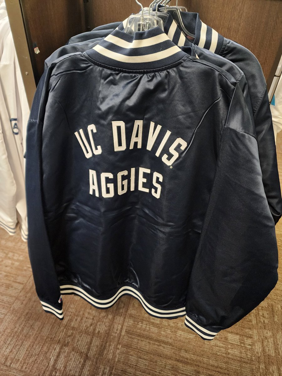 UCDavisFanClub's tweet photo. They were so close. Definitely would've bought if it weren't for that logo. They finally have satin jackets though. #GoAgs https://t.co/PJxjrL0Hnm