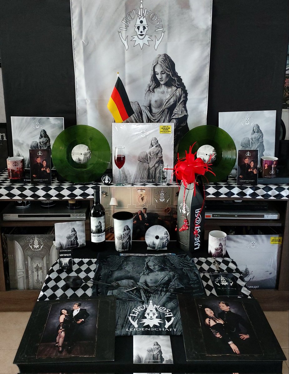 ꧁ 𝑳𝑨𝑪𝑹𝑰𝑴𝑶𝑺𝑨 ꧂ 🇩🇪
𝑳𝒆𝒊𝒅𝒆𝒏𝒔𝒄𝒉𝒂𝒇𝒕🃏🤍🖤 🍾🍷
𝒑𝒂𝒓𝒂 𝒆𝒍 𝒈𝒓𝒂𝒏 𝒃𝒆𝒏𝒆𝒇𝒊𝒄𝒊𝒐 𝒅𝒆 𝒔𝒖𝒔 𝒇𝒂𝒏á𝒕𝒊𝒄𝒐𝒔, 𝒇𝒖𝒆 𝒑𝒖𝒃𝒍𝒊𝒄𝒂𝒅𝒐 𝒆𝒏 𝒍𝒂 𝒗í𝒔𝒑𝒆𝒓𝒂 𝒅𝒆 𝒍𝒂 𝑵𝒂𝒗𝒊𝒅𝒂𝒅, 𝒆𝒍 24 𝒅𝒆 𝒅𝒊𝒄𝒊𝒆𝒎𝒃𝒓𝒆 𝒅𝒆𝒍 2021. 🎄🎑❄☃📀📀#lacrimosa