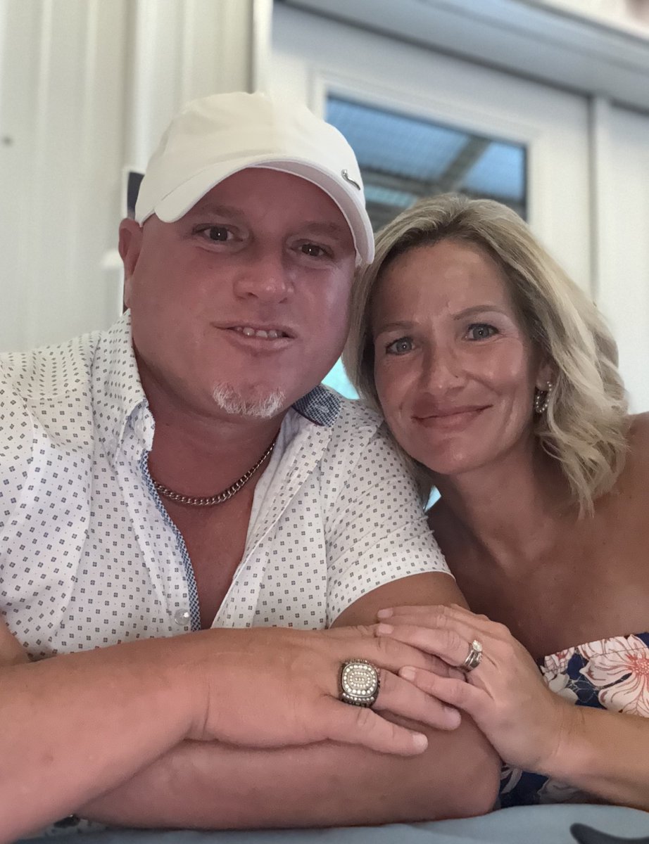 Lisa Engle tweet media