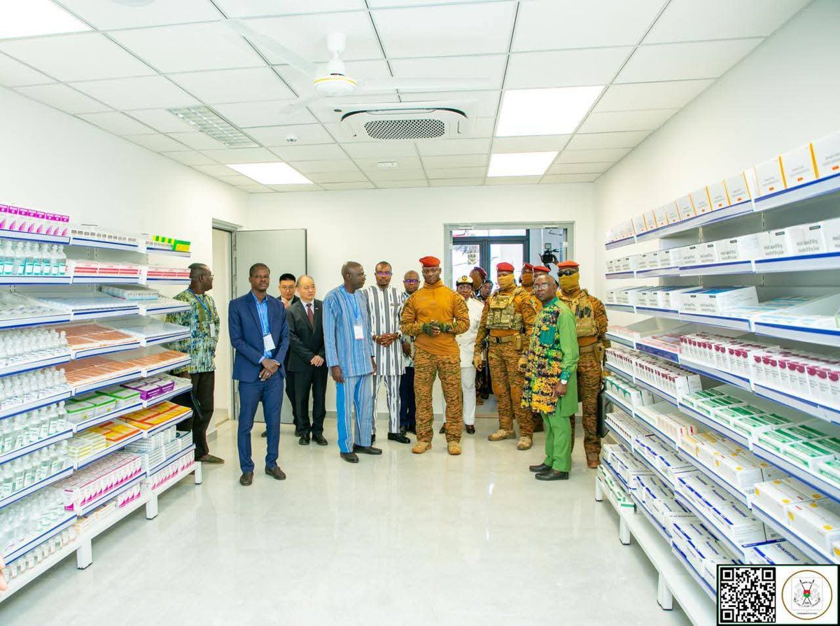 🛑#بوركينافاسو🇧🇫 |بوركينا فاسو تدشّن أكبر مستشفى جامعي في تاريخها وضمن الأكبر على مستوى إفريقيا

 دشّن رئيس بوركينا فاسو، رئيس الدولة، فخامة النقيب إبراهيم تراوري، اليوم الأربعاء 24 ديسمبر 2025، المركز الاستشفائي الجامعي (CHU) ببالا بمدينة بوبو ديولاسو، في خطوة وُصفت بالتاريخية،