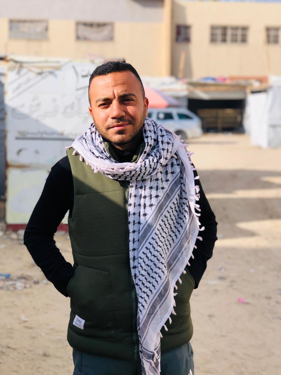 I’m a Muslim, and I wish all my Christian friends a Merry Christmas and a Happy New Year.  
May peace and love always unite us❤🫂