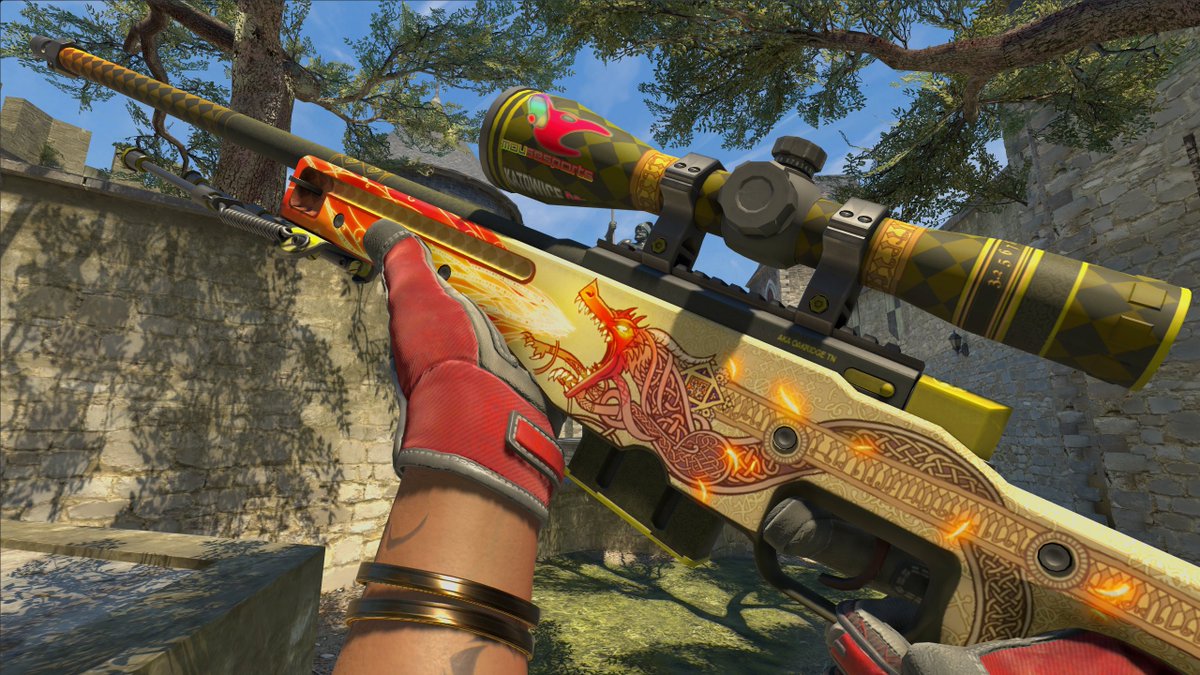 goodvibesCS2's tweet photo. i’m incredibly excited to announce securing my grail AWP 🐉

0.01 AWP Dragon Lore with a best position Mousesports Katowice 2014 Holo

a huge shoutout to @red507 for the deal, i’m so happy to pair this with my redline 🐭 https://t.co/GzV5mimtsB