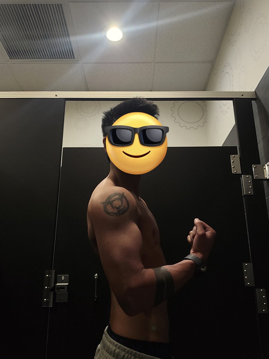 AlphaBottomFTM's tweet image. I almost skipped the gym today but then I forced myself to chug the preworkout, got itchy, then went 😅😅😅😅😅