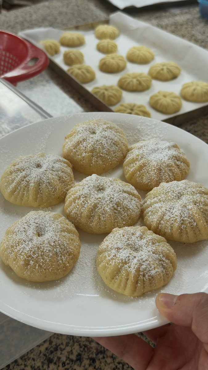 kebarab's tweet image. i made maamoul for christmas 😋🎄🙏