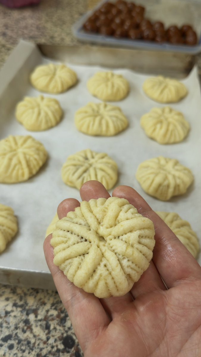 kebarab's tweet image. i made maamoul for christmas 😋🎄🙏