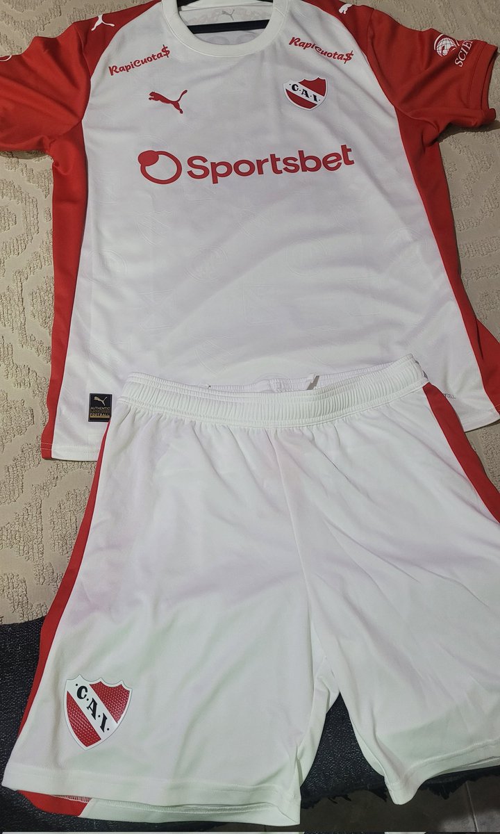 Los pibes preparando el outfit para hoy: