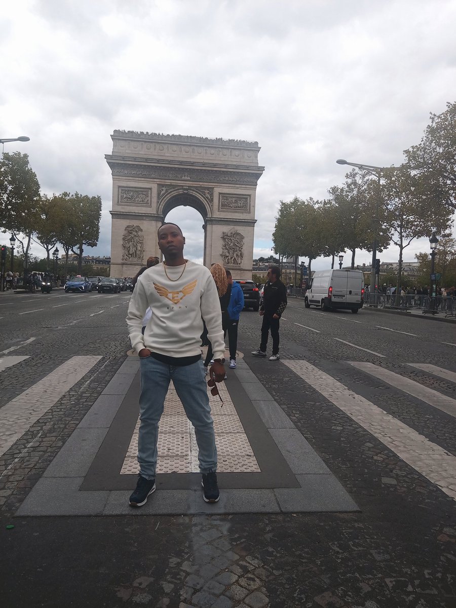 EphyEnt's tweet image. Arc de Triomphe in Paris📍.......can't wait to go back