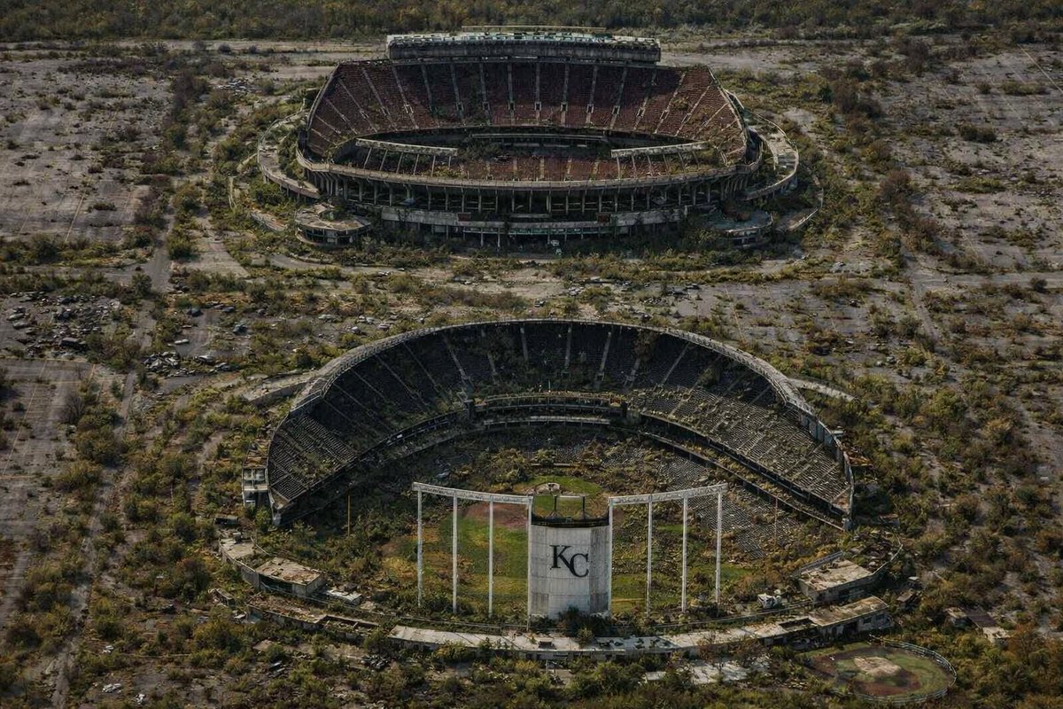mindfulqueries's tweet photo. Truman Sports Complex

2025 vs 2050

#Chiefs #Royals https://t.co/poCew0tGhr