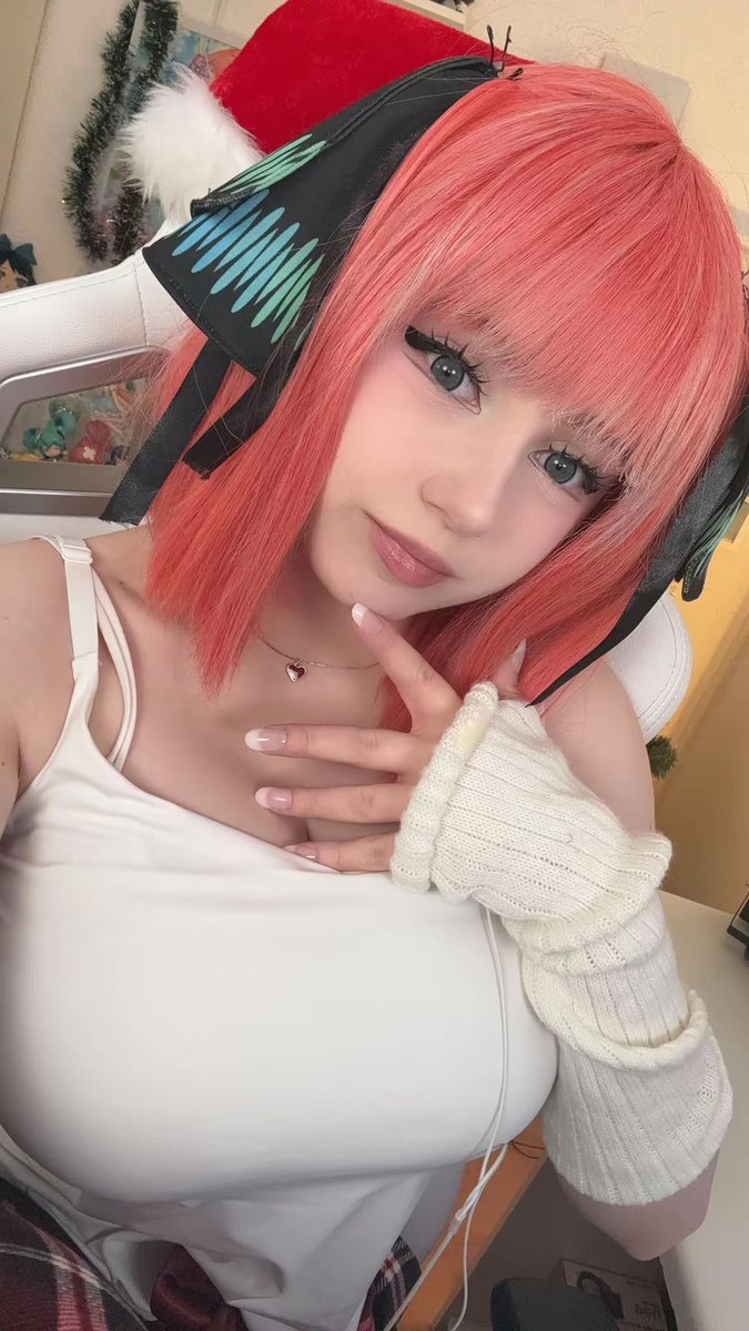 upminaa's tweet photo. Live now!! 😚 chatting and pulling for Varesa later in genshin 😊❤️
https://t.co/m5ldd5On2j https://t.co/eZKScuJYpp