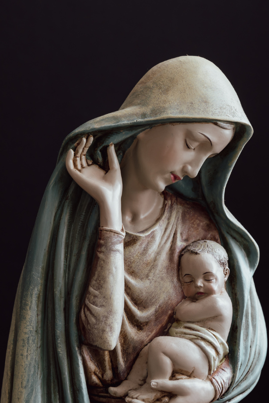 "O come, let us adore Him, O come, let us adore Him, O come, let us adore Him, Christ the Lord." - #TraditionalChristmasCarol 

📷 Image of Mary and Jesus / © Kara Gebhardt via #GettyImages. #Catholic_Priest #CatholicPriestMedia #ChristmasOctave