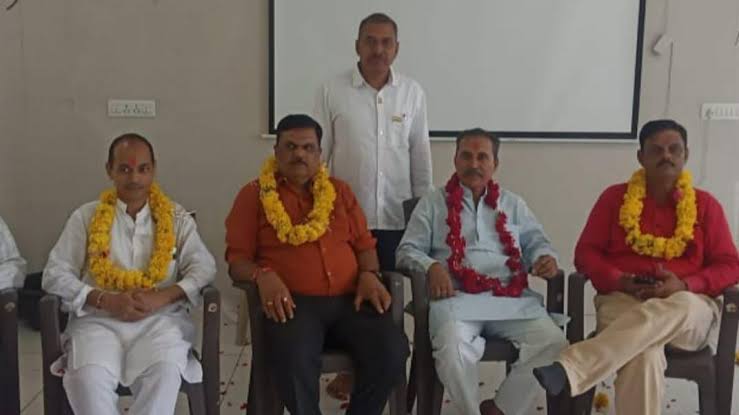 Beti Bachao, 
Balatkaari Chhudao,,,