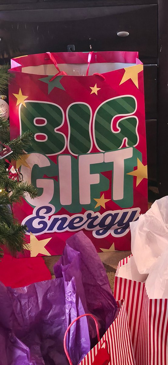 NewYawkGiant's tweet photo. 🤣🤣🤣🤣🤣🤣🤣🤣🤣🤣🤣
I don't think my parents had a CLUEEEEEEE what this ACTUAL saying means lmaoooooo
And it's for my niece & nephew lmao
#BigBLANKEnergy #overTheirHeads https://t.co/Hn4km482HY