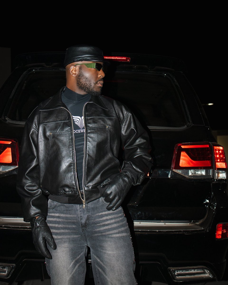 ZoroSwagbag's tweet image. - Merry Christmas from the “Man of the year”

Love from Coal city! 🤟🏿