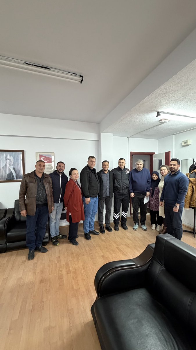 isubu_uluborlu's tweet photo. Yüksekokulumuzda akademik ve idari personelimizin katılımıyla Müdürlük devir teslim töreni gerçekleştirildi. Törende Doç. Dr. Muhammet Hamdi Mücevher, Müdürlük görevini Doç. Dr. İnan GÜMÜŞ’e devretti. @isubu32 @isubu_uluborlu https://t.co/29BtDTySPy