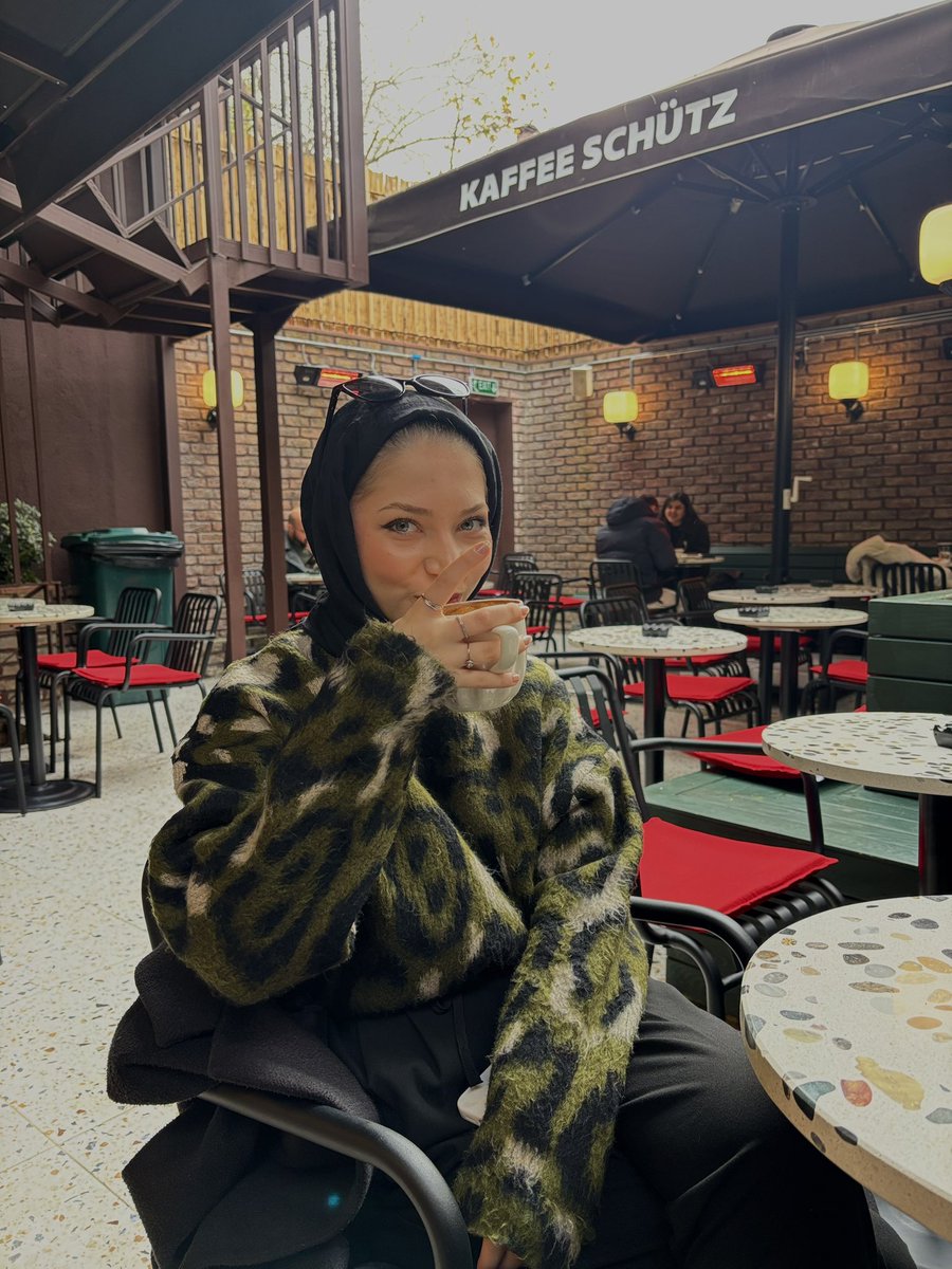 Aranan yesil kazagı bulamadım ama  bu daha güzel