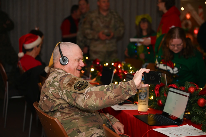 NORAD Tracks Santa tweet media