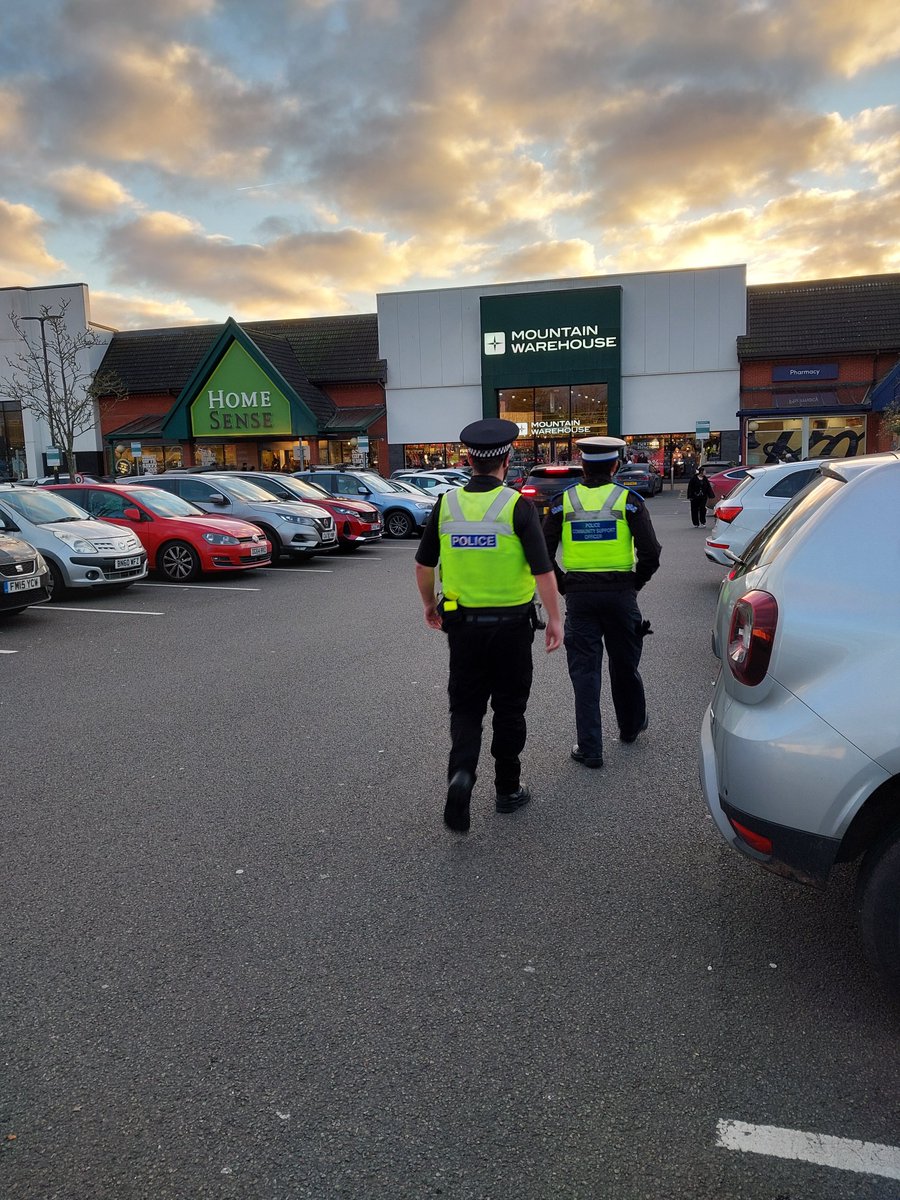 Shirley officers were out today on foot patrol visiting shops deterring crime.
Patrols conducted around Shirley Park this evening to reassure members of the public who were enjoying a walk with their children.