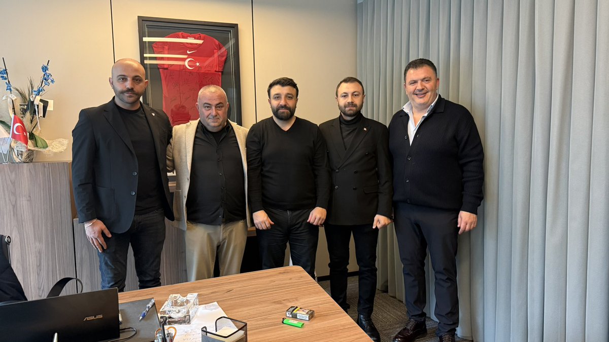 TFF İstanbul İl Temsilciliği olarak Amatör İşler
Kurulumuzla istişare ettik. Amatör işler kurulu başkanımız Selçuk Azeri, Direktörümüz Zafer Şen ve amatör kurul üyesi Fatih Gülgönül, TFF Yönetim kurulu üyesi Murat Şahin ve Mevlüt Aktan başkanımızı ziyaret ettik.