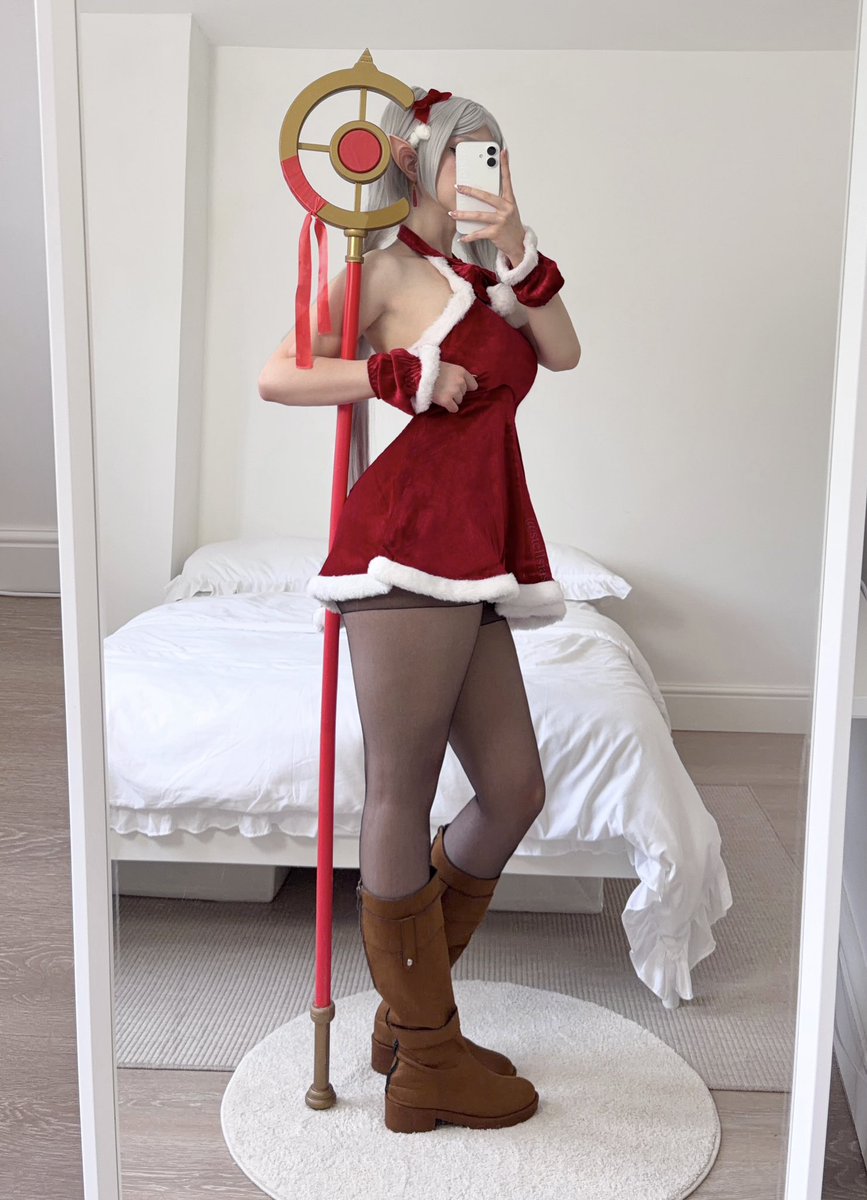 stellsias's tweet image. can i be your elf on the shelf? #frieren