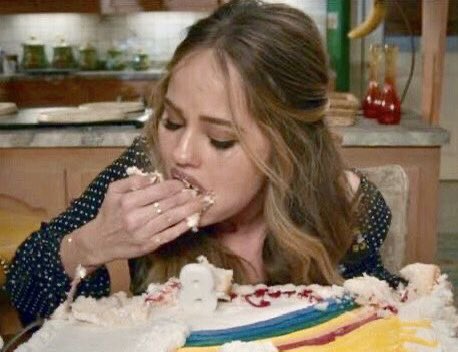 edtwtmommy's tweet image. hope you ate less than 1200kcal today.

If not, you are disgusting.