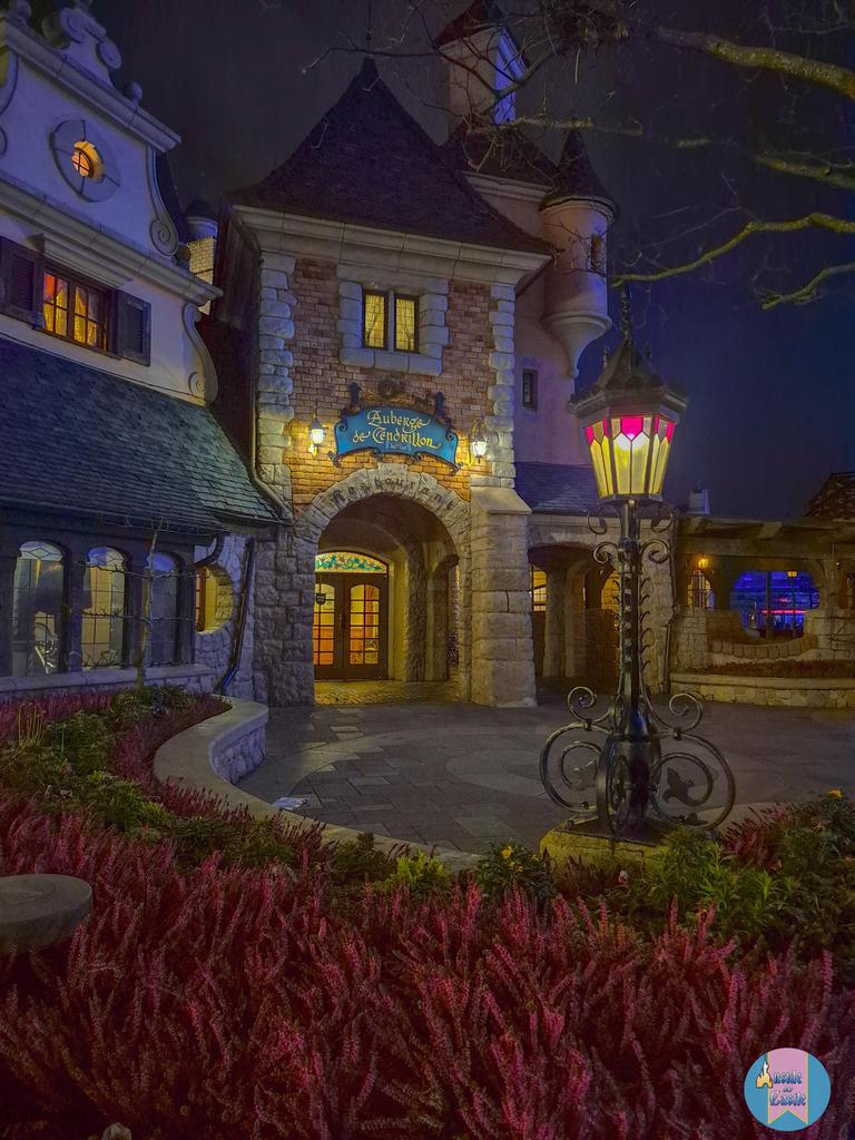 InsideDlpCastle's tweet photo. We're back! 🎄✨️🎅
#Disneylandparis https://t.co/KXA6HXjoFn