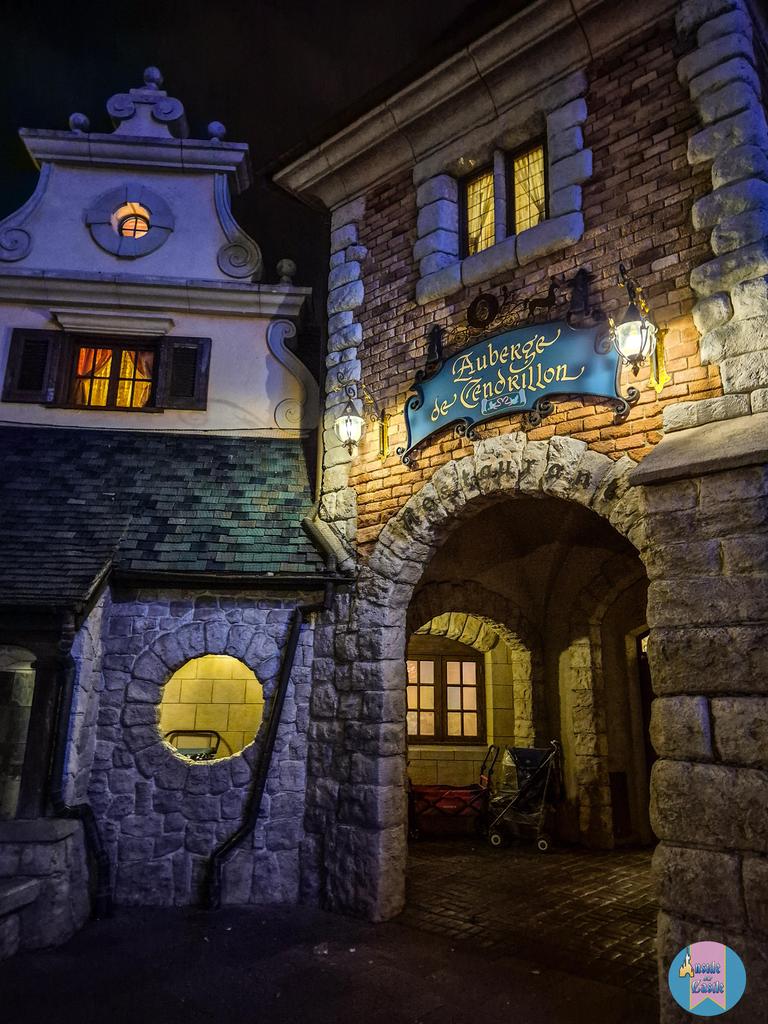 InsideDlpCastle's tweet photo. We're back! 🎄✨️🎅
#Disneylandparis https://t.co/KXA6HXjoFn